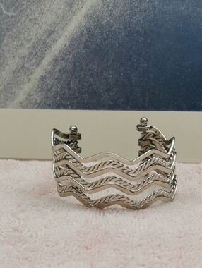 NWOT.Silver Wavy Multi-Row Cuff Bracelet
